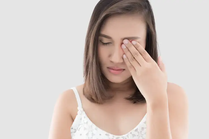 Picazón en los ojos: causas, síntomas y tratamientos - Cómo aliviar el picor del lágrimal picazon en los ojos - Cómo aliviar el picor del lágrimal
