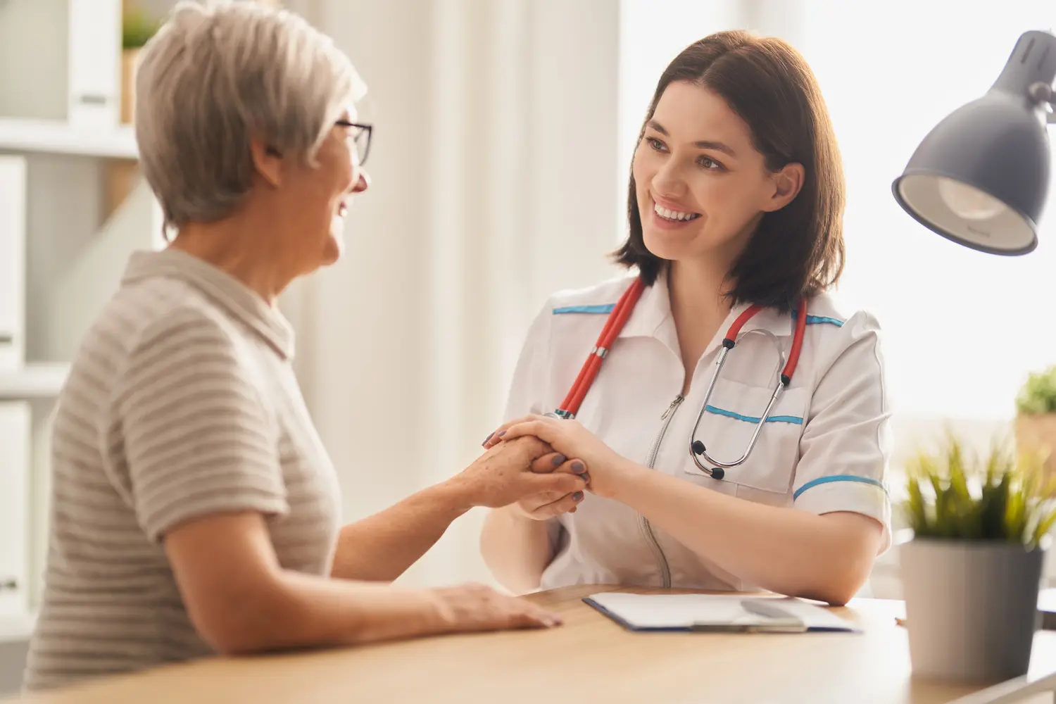 Comunicación Eficaz con Pacientes: Guía para una Atención Centrada en el Paciente - Cómo comunicarse con los pacientes pacientes lebensalud com - Cómo comunicarse con los pacientes