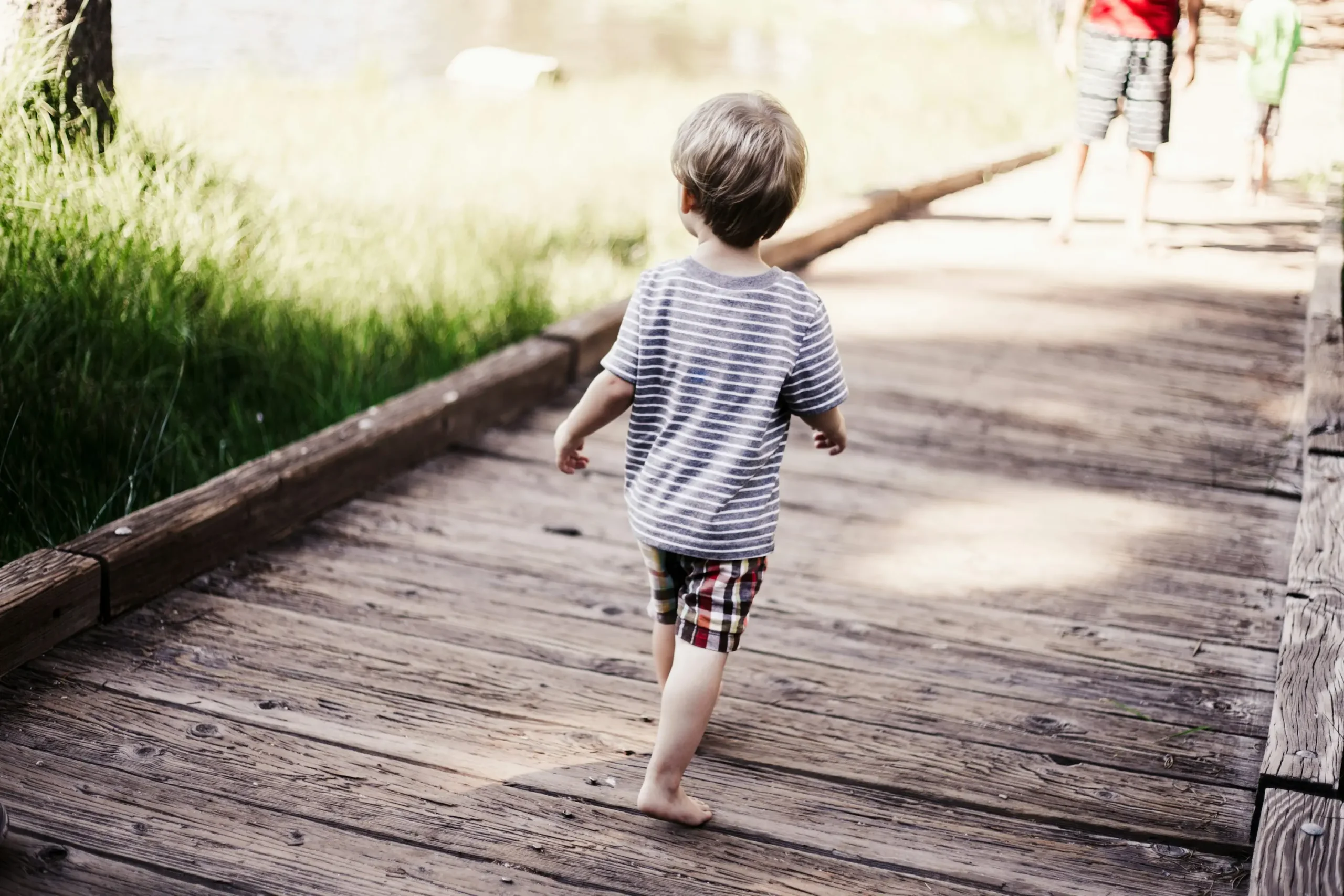 El Maravilloso Mundo del Niño Caminando: Desarrollo, Seguridad y Consejos - Cómo debe caminar un niño de 2 años niño caminando - Cómo debe caminar un niño de 2 años