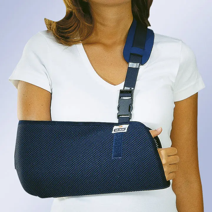 Cómo hacer un cabestrillo casero para el brazo: Guía completa - Cómo hacer un cabestrillo para el brazo con una funda de almohada cabestrillo casero - Cómo hacer un cabestrillo para el brazo con una funda de almohada