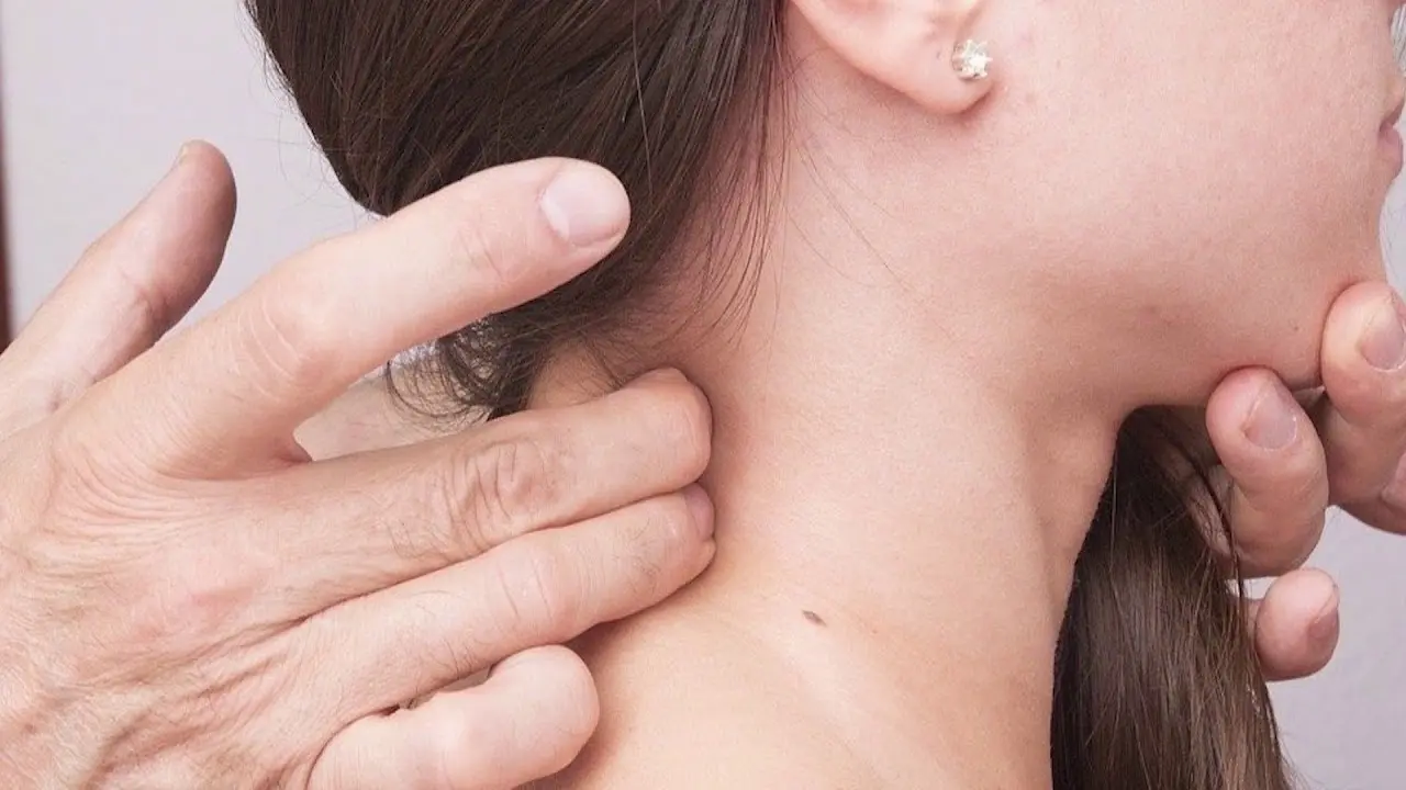 Ganglios Inflamados en la Nuca: ¿Cuándo Preocuparse? - Cuándo preocuparse por un bulto en la nuca ganglios inflamados en la nuca - Cuándo preocuparse por un bulto en la nuca