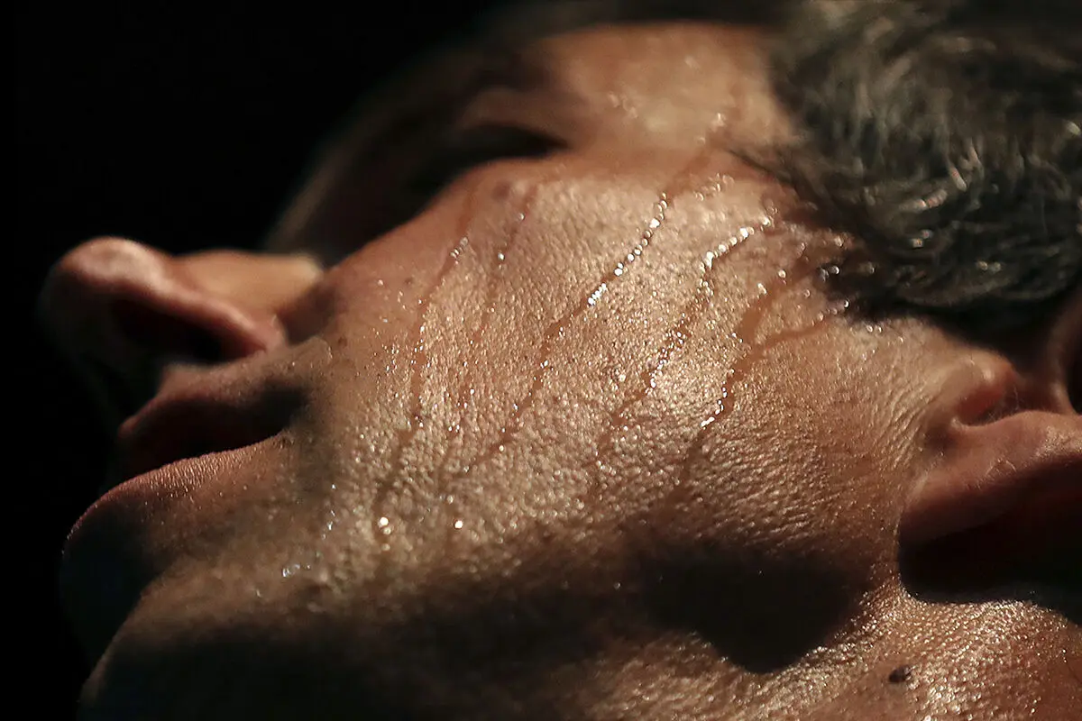Sudoración Excesiva: Causas, Tipos y Cuándo Preocuparse - Qué enfermedades producen sudoración excesiva porque una persona transpira mucho - Qué enfermedades producen sudoración excesiva