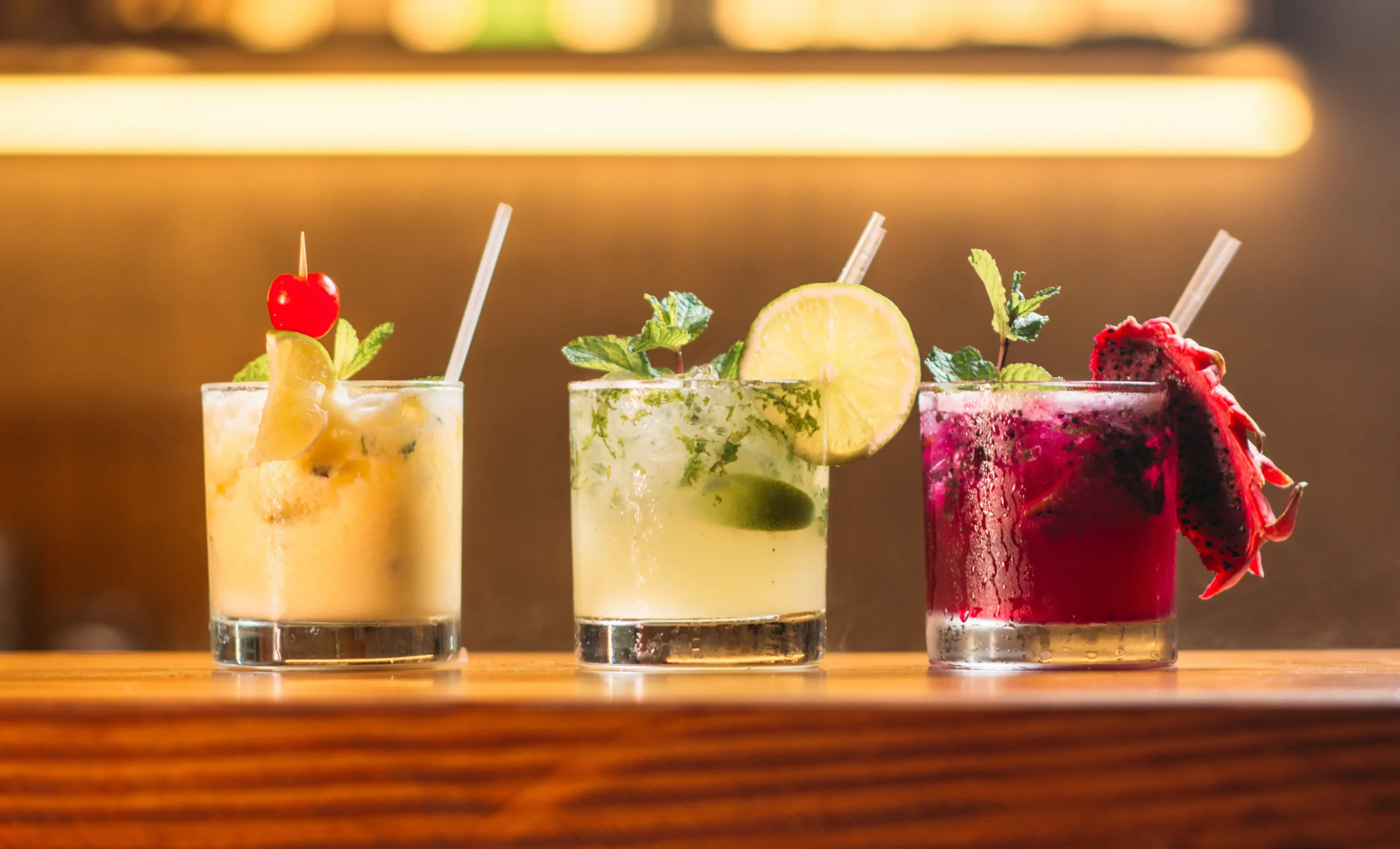 Las Bebidas Alcohólicas Más Fuertes del Mundo: Un Viaje por la Graduación Máxima - Qué es más fuerte, el vodka o el whisky bebida con mas alcohol - Qué es más fuerte, el vodka o el whisky