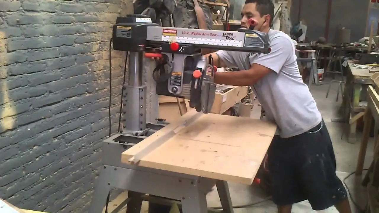 Amoladora Angular o Radial: La Herramienta Esencial para Corte y Desbaste - Qué es y para qué sirve la sierra radial brazo radial - Qué es y para qué sirve la sierra radial