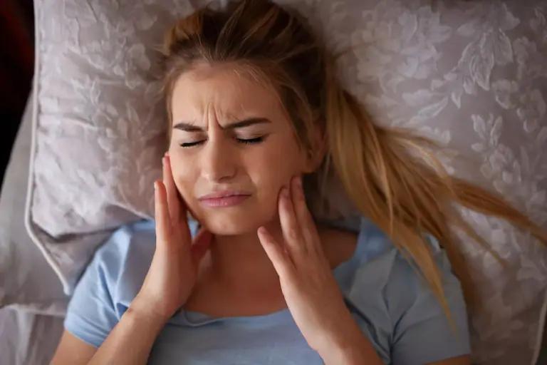 Chasquido mandibular: ¿Por qué suena mi mandíbula al abrir la boca? Causas, síntomas y tratamientos - Qué pasa si mi mandíbula hace ruido mi mandibula suena cuando abro la boca - Qué pasa si mi mandíbula hace ruido