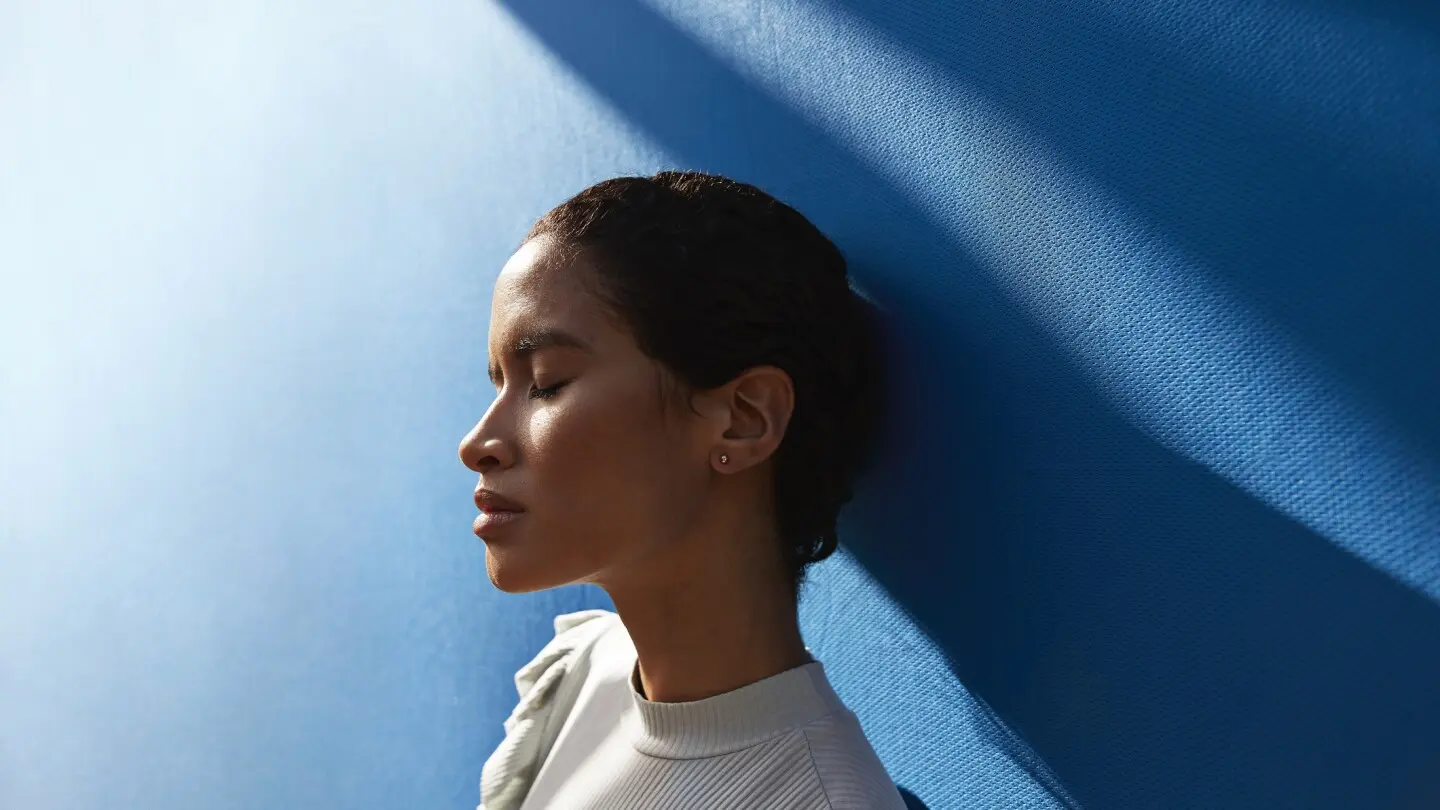 El poder del azul: cómo la ropa azul puede cambiar tu percepción - Qué significa estar vestida de azul ropa azul - Qué significa estar vestida de azul